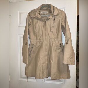 Laundry by design Tan rain Jacket fitter with flair size XS